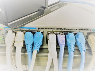 LANケーブルコネクタの画像