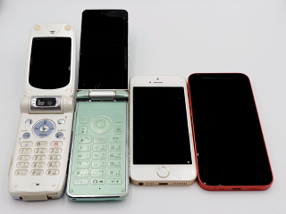 ガラケーとスマホの変遷画像