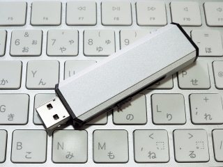 USBステイックタイプSSDの画像