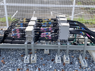 携帯基地局のケーブル画像